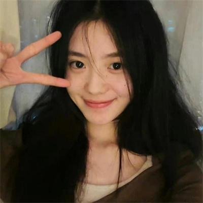 黑夜中的玻璃人偶